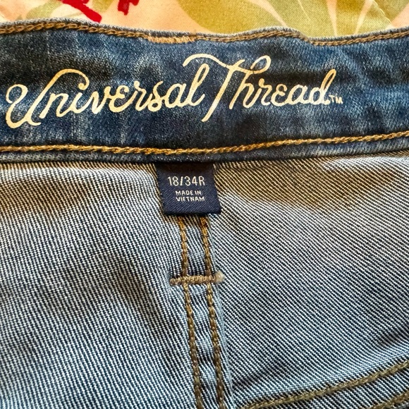 Universal Thread Women’s Size 18/34 Blue Jeans NWOT Nice - Picture 7 of 16